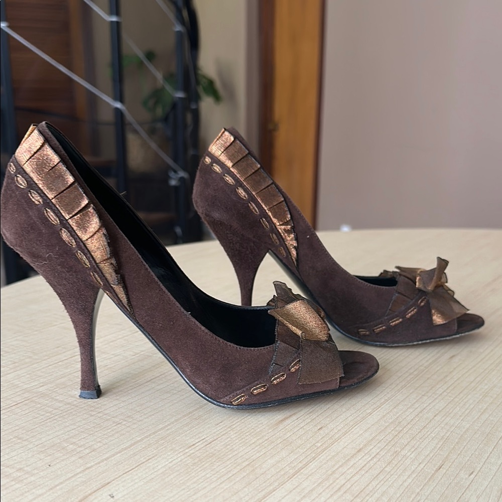 Casadei Brown Elegant Heels with Bow Detail - Picture 5 of 10